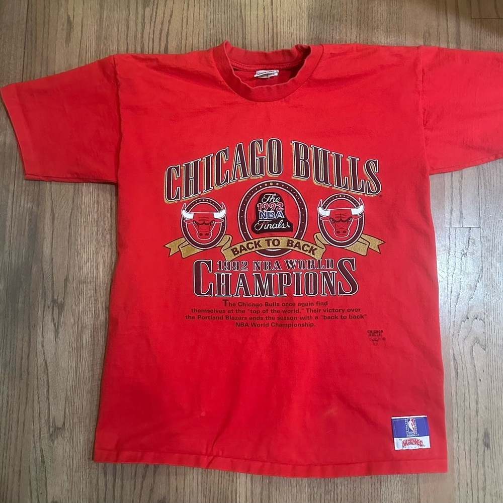 Vintage Chicago Bulls 1992 NBA Finals Back to Back World Champions T-Shirt